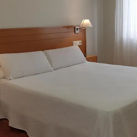 Отель Hotel Arteixo 2*