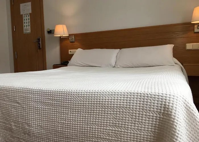 Отель Hotel Arteixo 2*